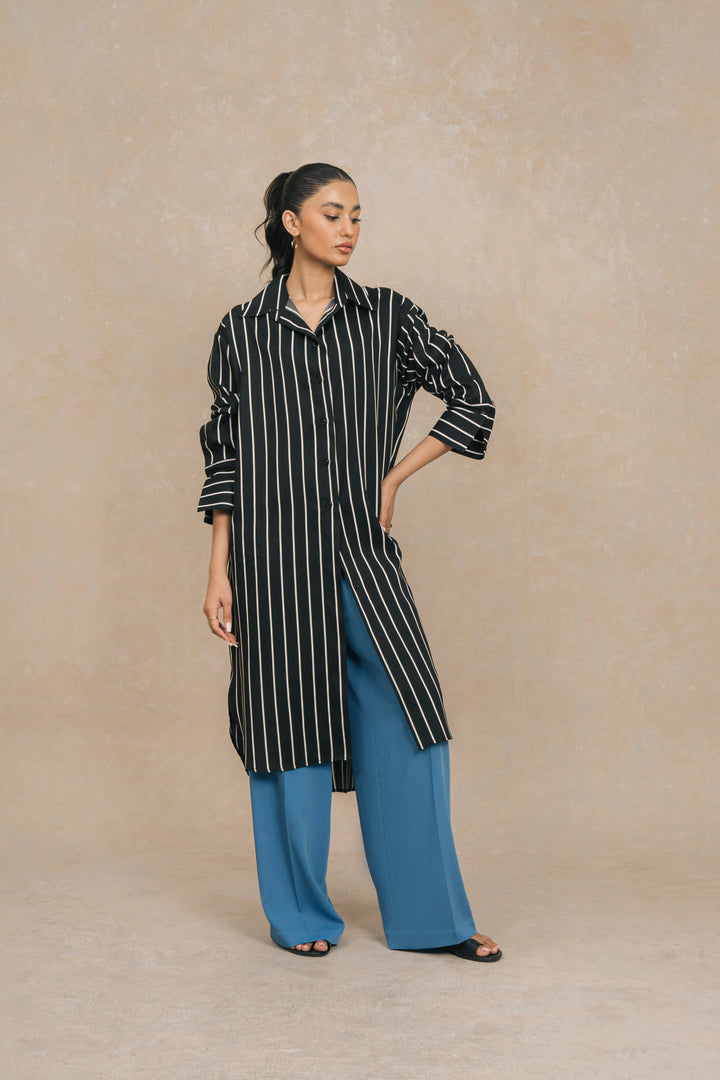 BLACK WHITE STRIPED KNEE LENGTH SHIRT