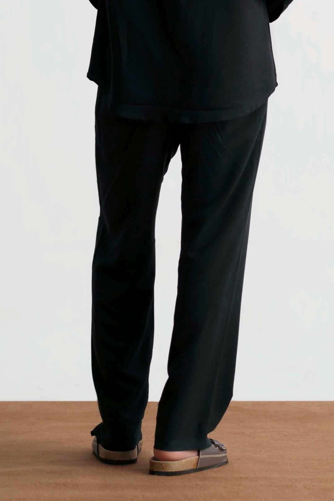 Black Striaght Fit Linen Trouser