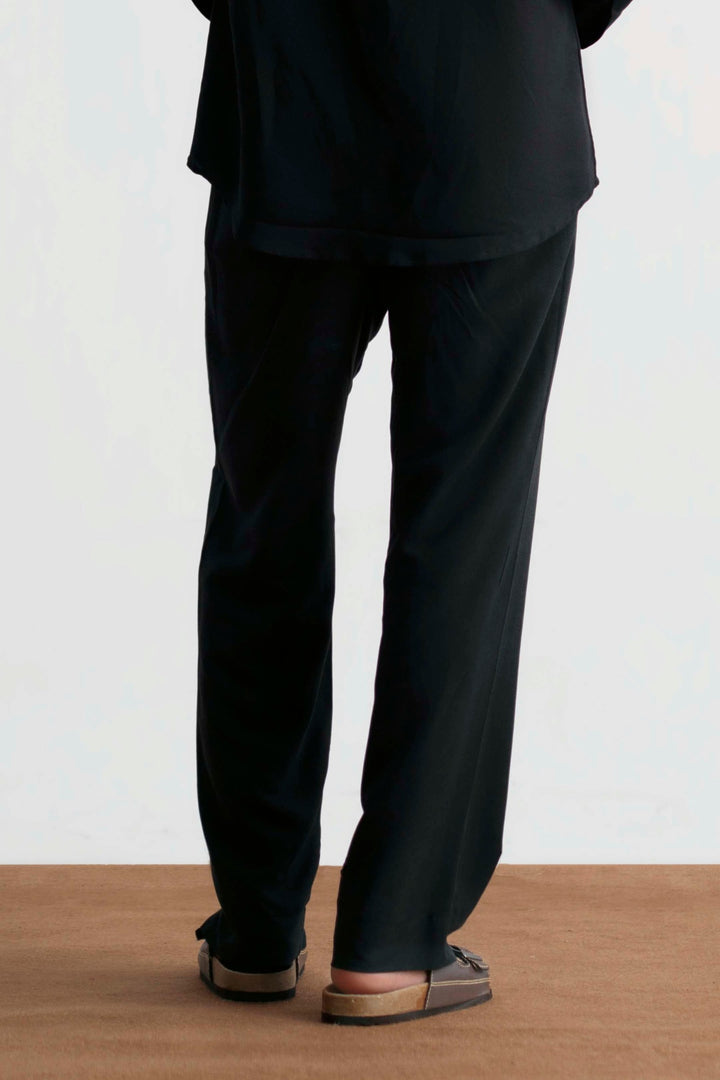 Black Striaght Fit Linen Trouser
