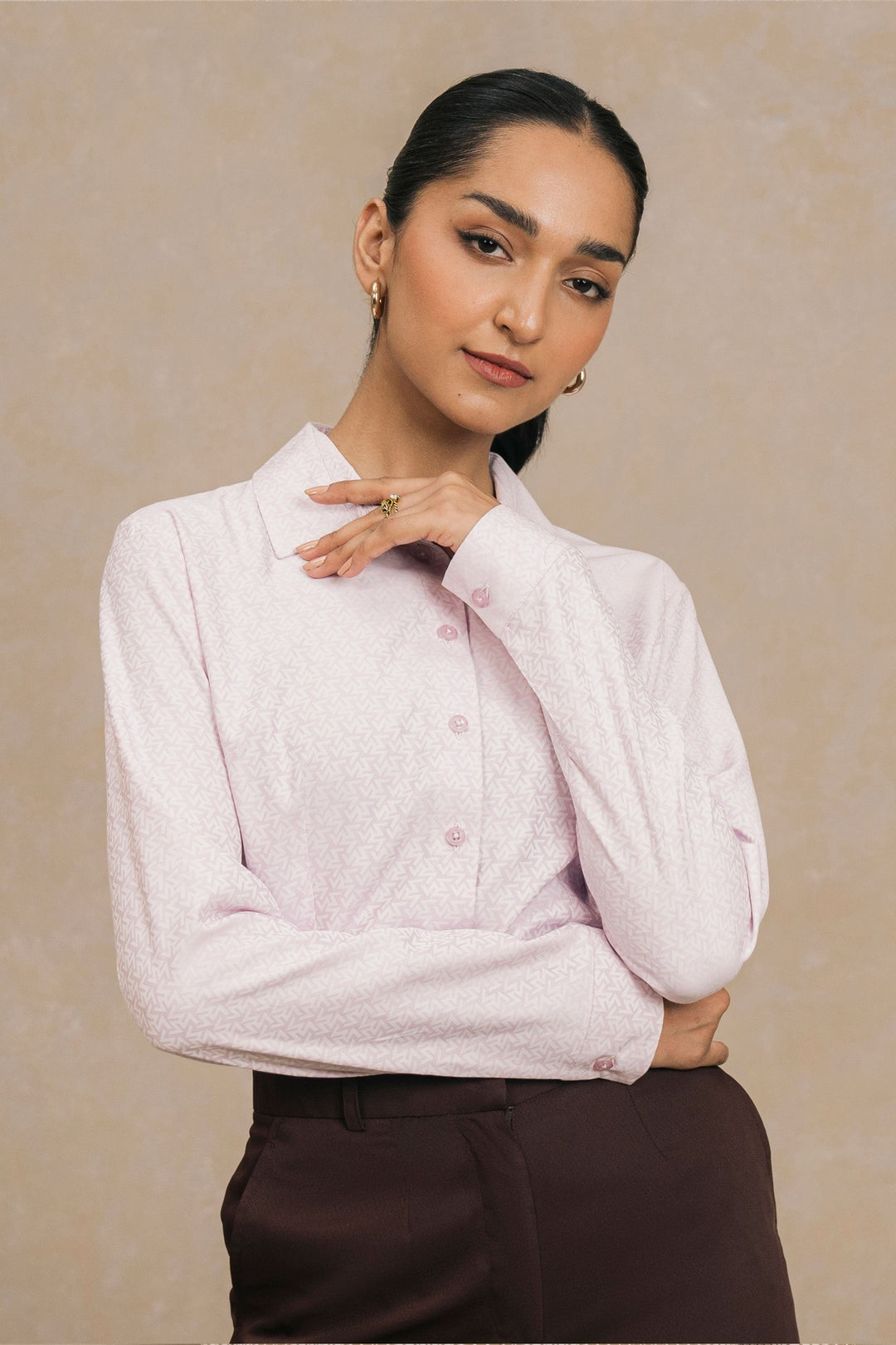 Pink Textured Slim Fit Shirt With Darts