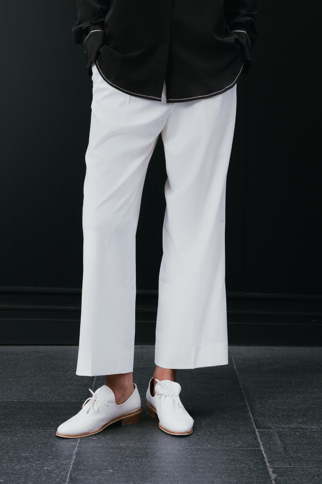 Offwhite Cropped Wide Leg Trouser